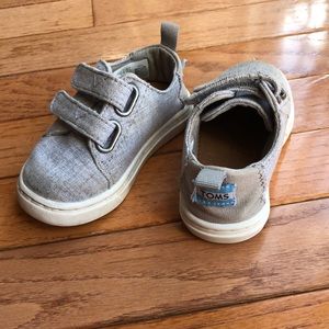 Toddler Grey zelcro Toms
